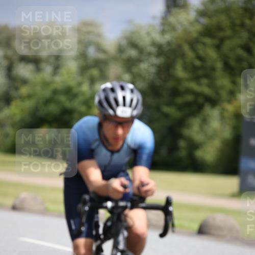 16.06.2024 - 26. Vierlanden-Triathlon Jannik Wohlers http://msf.ph/oto/6333307 16.06.2024 11:10:24 Radfahren 21, 121, 216, 406 meine-sportfotos.de