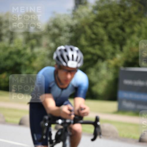 16.06.2024 - 26. Vierlanden-Triathlon Jannik Wohlers http://msf.ph/oto/6333311 16.06.2024 11:10:24 Radfahren 21, 121, 216, 406 meine-sportfotos.de