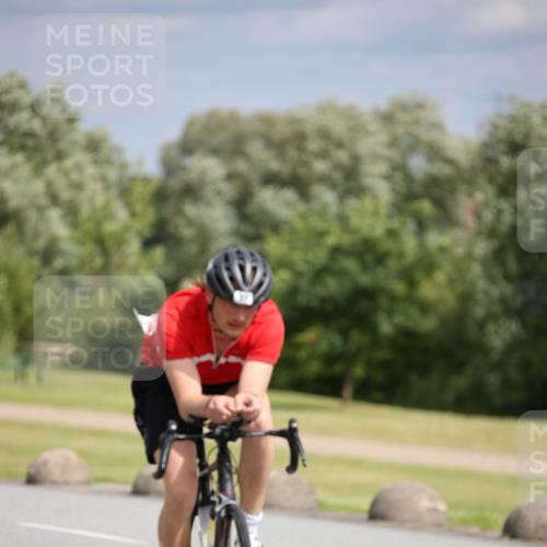 16.06.2024 - 26. Vierlanden-Triathlon Jannik Wohlers http://msf.ph/oto/6333355 16.06.2024 11:10:32 Radfahren 23, 39, 121 meine-sportfotos.de