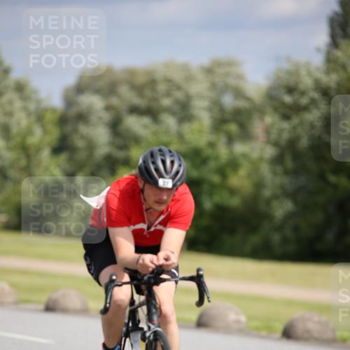16.06.2024 - 26. Vierlanden-Triathlon Jannik Wohlers http://msf.ph/oto/6333364 16.06.2024 11:10:32 Radfahren 23, 39, 121 meine-sportfotos.de