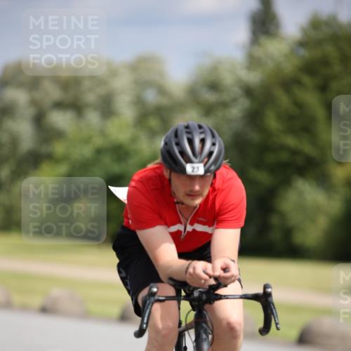 16.06.2024 - 26. Vierlanden-Triathlon Jannik Wohlers http://msf.ph/oto/6333381 16.06.2024 11:10:33 Radfahren 23, 39, 121 meine-sportfotos.de
