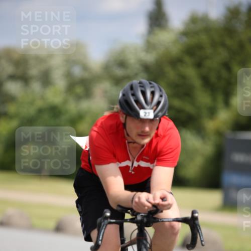 16.06.2024 - 26. Vierlanden-Triathlon Jannik Wohlers http://msf.ph/oto/6333386 16.06.2024 11:10:33 Radfahren 23, 39, 121 meine-sportfotos.de