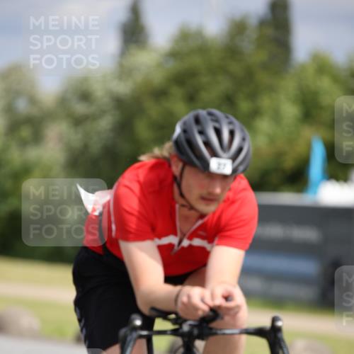 16.06.2024 - 26. Vierlanden-Triathlon Jannik Wohlers http://msf.ph/oto/6333392 16.06.2024 11:10:33 Radfahren 23, 39, 121 meine-sportfotos.de
