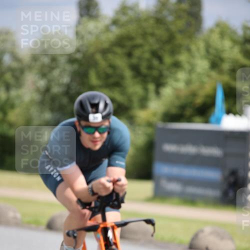 16.06.2024 - 26. Vierlanden-Triathlon Jannik Wohlers http://msf.ph/oto/6333417 16.06.2024 11:10:35 Radfahren 23, 39 meine-sportfotos.de