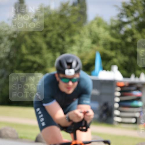 16.06.2024 - 26. Vierlanden-Triathlon Jannik Wohlers http://msf.ph/oto/6333423 16.06.2024 11:10:35 Radfahren 23, 39 meine-sportfotos.de