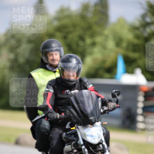 16.06.2024 - 26. Vierlanden-Triathlon Jannik Wohlers http://msf.ph/oto/6333430 16.06.2024 11:10:36 Radfahren 23, 39 meine-sportfotos.de