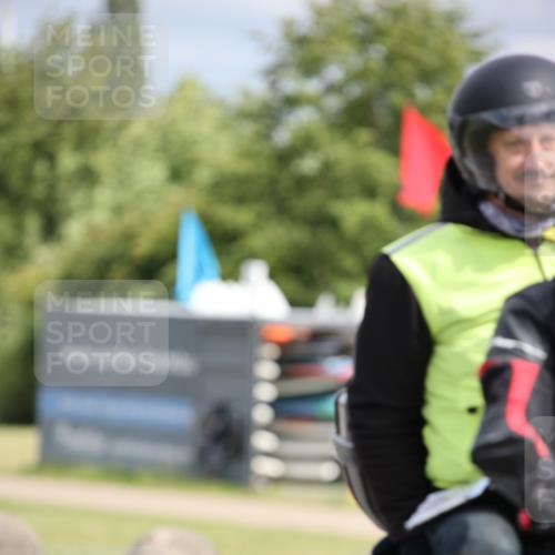 16.06.2024 - 26. Vierlanden-Triathlon Jannik Wohlers http://msf.ph/oto/6333447 16.06.2024 11:10:36 Radfahren 23, 39 meine-sportfotos.de