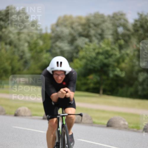 16.06.2024 - 26. Vierlanden-Triathlon Jannik Wohlers http://msf.ph/oto/6333449 16.06.2024 11:10:39 Radfahren 23, 39, 55, 170 meine-sportfotos.de