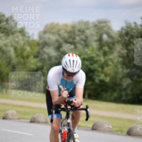 16.06.2024 - 26. Vierlanden-Triathlon Jannik Wohlers http://msf.ph/oto/6333541 16.06.2024 11:10:44 Radfahren 55, 78, 107, 170, 411 meine-sportfotos.de