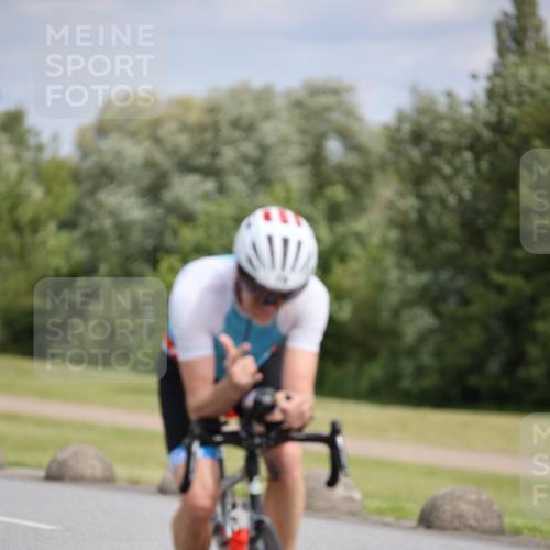 16.06.2024 - 26. Vierlanden-Triathlon Jannik Wohlers http://msf.ph/oto/6333546 16.06.2024 11:10:45 Radfahren 55, 78, 107, 170, 411 meine-sportfotos.de
