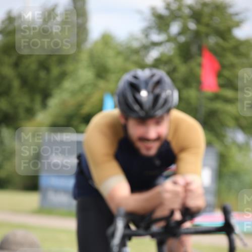 16.06.2024 - 26. Vierlanden-Triathlon Jannik Wohlers http://msf.ph/oto/6333732 16.06.2024 11:11:55 Radfahren 17, 124, 393 meine-sportfotos.de