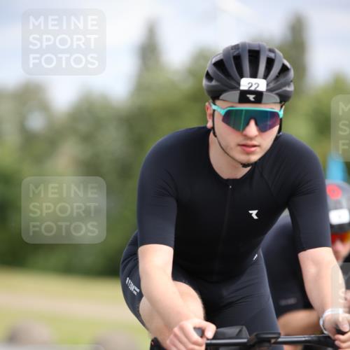 16.06.2024 - 26. Vierlanden-Triathlon Jannik Wohlers http://msf.ph/oto/6333818 16.06.2024 11:12:00 Radfahren 5, 17, 22, 124, 350 meine-sportfotos.de