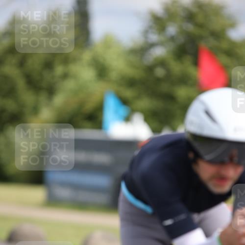 16.06.2024 - 26. Vierlanden-Triathlon Jannik Wohlers http://msf.ph/oto/6333996 16.06.2024 11:12:30 Radfahren 2, 71, 86, 190, 204, 217, 369, 447 meine-sportfotos.de