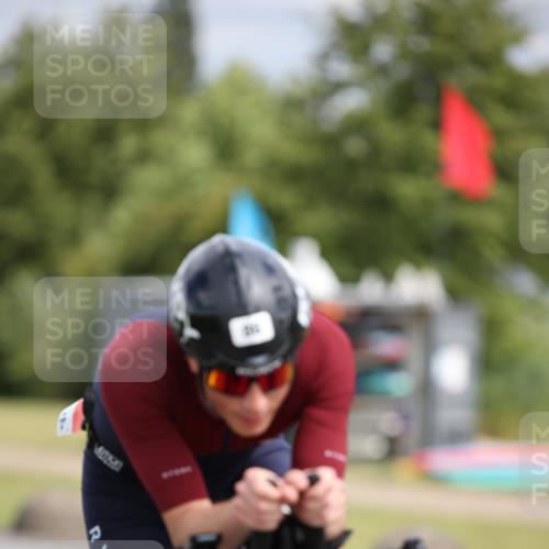 16.06.2024 - 26. Vierlanden-Triathlon Jannik Wohlers http://msf.ph/oto/6334008 16.06.2024 11:12:32 Radfahren 2, 71, 86, 204, 217, 369, 436, 447 meine-sportfotos.de