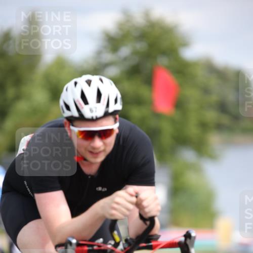 16.06.2024 - 26. Vierlanden-Triathlon Jannik Wohlers http://msf.ph/oto/6334225 16.06.2024 11:13:17 Radfahren 39, 44, 67, 68, 116, 361, 455 meine-sportfotos.de