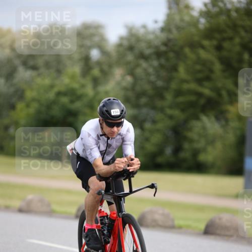 16.06.2024 - 26. Vierlanden-Triathlon Jannik Wohlers http://msf.ph/oto/6334365 16.06.2024 11:13:38 Radfahren 33, 63, 107, 132, 150, 392, 431 meine-sportfotos.de