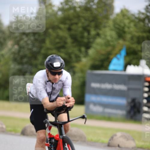 16.06.2024 - 26. Vierlanden-Triathlon Jannik Wohlers http://msf.ph/oto/6334376 16.06.2024 11:13:39 Radfahren 33, 63, 107, 132, 150, 392, 431 meine-sportfotos.de