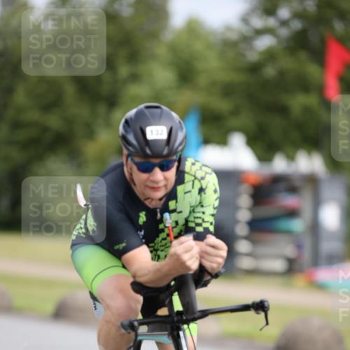 16.06.2024 - 26. Vierlanden-Triathlon Jannik Wohlers http://msf.ph/oto/6334409 16.06.2024 11:13:40 Radfahren 33, 63, 107, 132, 150, 392, 431 meine-sportfotos.de