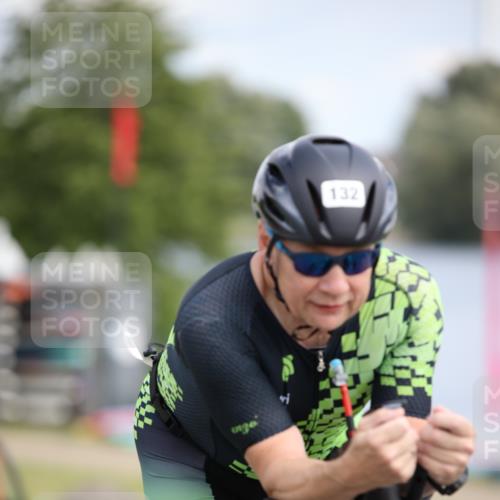 16.06.2024 - 26. Vierlanden-Triathlon Jannik Wohlers http://msf.ph/oto/6334422 16.06.2024 11:13:41 Radfahren 33, 107, 132, 150, 236, 392, 431 meine-sportfotos.de