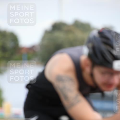 16.06.2024 - 26. Vierlanden-Triathlon Jannik Wohlers http://msf.ph/oto/6334480 16.06.2024 11:14:59 Radfahren 5, 27, 58, 98, 419 meine-sportfotos.de