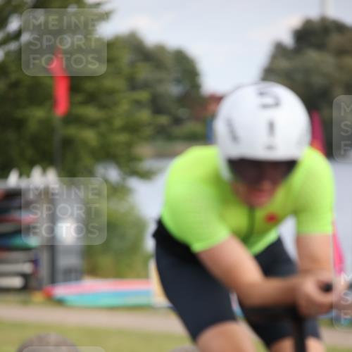 16.06.2024 - 26. Vierlanden-Triathlon Jannik Wohlers http://msf.ph/oto/6334486 16.06.2024 11:15:01 Radfahren 5, 12, 25, 27, 58, 98, 419 meine-sportfotos.de