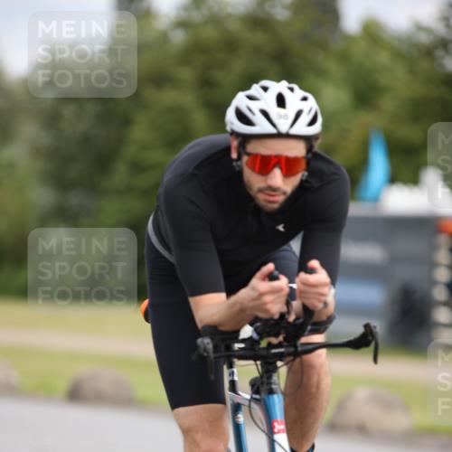 16.06.2024 - 26. Vierlanden-Triathlon Jannik Wohlers http://msf.ph/oto/6334498 16.06.2024 11:15:01 Radfahren 5, 12, 25, 27, 58, 98, 419 meine-sportfotos.de
