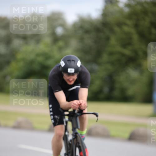 16.06.2024 - 26. Vierlanden-Triathlon Jannik Wohlers http://msf.ph/oto/6334516 16.06.2024 11:15:03 Radfahren 5, 12, 25, 27, 58, 98, 105, 419 meine-sportfotos.de