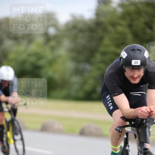 16.06.2024 - 26. Vierlanden-Triathlon Jannik Wohlers http://msf.ph/oto/6334529 16.06.2024 11:15:04 Radfahren 5, 12, 25, 27, 58, 98, 105, 419 meine-sportfotos.de