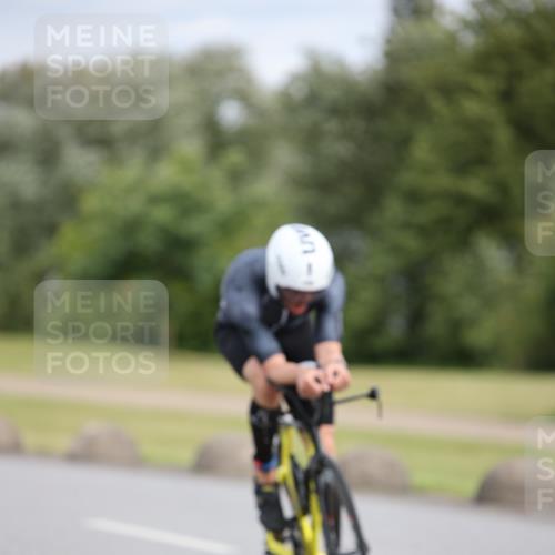 16.06.2024 - 26. Vierlanden-Triathlon Jannik Wohlers http://msf.ph/oto/6334538 16.06.2024 11:15:04 Radfahren 5, 12, 25, 27, 58, 98, 105, 419 meine-sportfotos.de