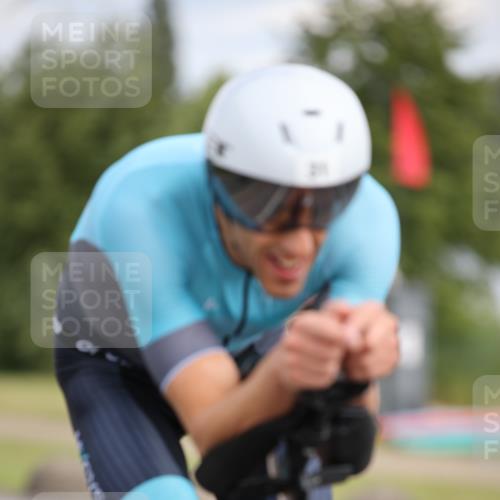 16.06.2024 - 26. Vierlanden-Triathlon Jannik Wohlers http://msf.ph/oto/6334595 16.06.2024 11:15:48 Radfahren 31, 39, 140, 170, 382, 405 meine-sportfotos.de