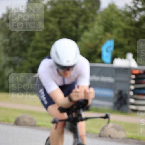 16.06.2024 - 26. Vierlanden-Triathlon Jannik Wohlers http://msf.ph/oto/6334616 16.06.2024 11:16:07 Radfahren 18, 107, 420 meine-sportfotos.de