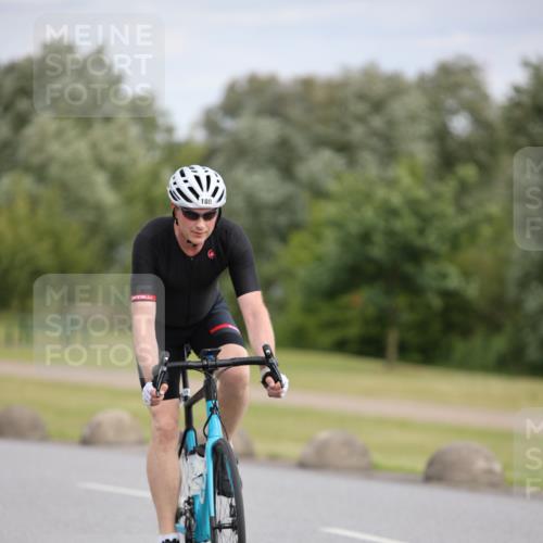 16.06.2024 - 26. Vierlanden-Triathlon Jannik Wohlers http://msf.ph/oto/6334643 16.06.2024 11:16:10 Radfahren 18, 107, 143 meine-sportfotos.de