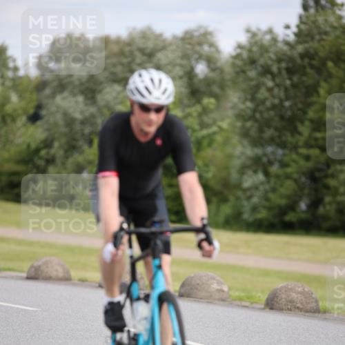 16.06.2024 - 26. Vierlanden-Triathlon Jannik Wohlers http://msf.ph/oto/6334663 16.06.2024 11:16:11 Radfahren 18, 143 meine-sportfotos.de
