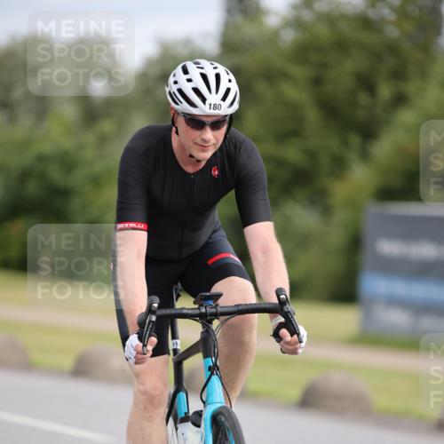 16.06.2024 - 26. Vierlanden-Triathlon Jannik Wohlers http://msf.ph/oto/6334681 16.06.2024 11:16:11 Radfahren 18, 143 meine-sportfotos.de