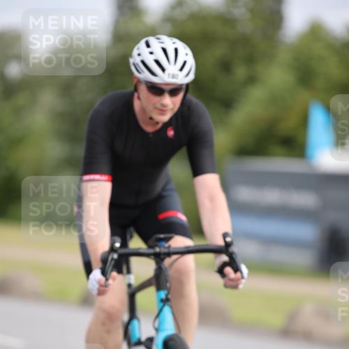 16.06.2024 - 26. Vierlanden-Triathlon Jannik Wohlers http://msf.ph/oto/6334688 16.06.2024 11:16:11 Radfahren 18, 143 meine-sportfotos.de