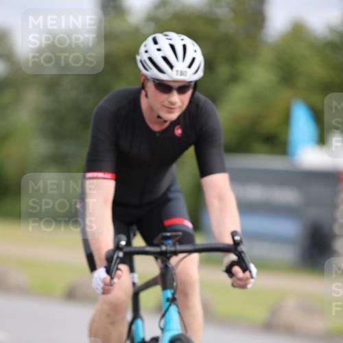 16.06.2024 - 26. Vierlanden-Triathlon Jannik Wohlers http://msf.ph/oto/6334690 16.06.2024 11:16:11 Radfahren 18, 143 meine-sportfotos.de