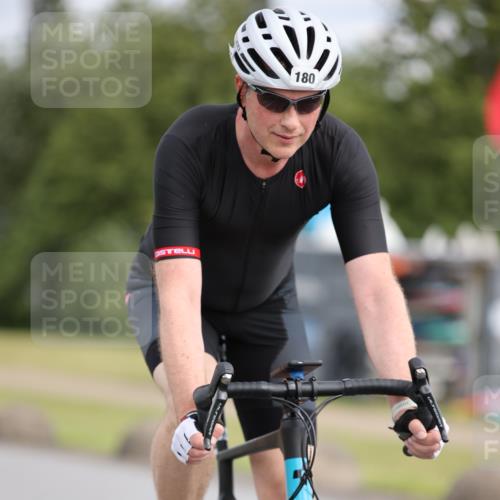 16.06.2024 - 26. Vierlanden-Triathlon Jannik Wohlers http://msf.ph/oto/6334698 16.06.2024 11:16:11 Radfahren 18, 143 meine-sportfotos.de