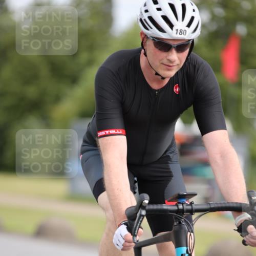 16.06.2024 - 26. Vierlanden-Triathlon Jannik Wohlers http://msf.ph/oto/6334703 16.06.2024 11:16:12 Radfahren 18, 143 meine-sportfotos.de