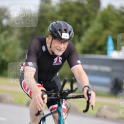 16.06.2024 - 26. Vierlanden-Triathlon Jannik Wohlers http://msf.ph/oto/6334740 16.06.2024 11:16:31 Radfahren 33, 49, 54, 363, 366 meine-sportfotos.de