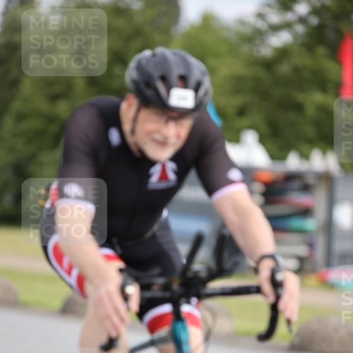 16.06.2024 - 26. Vierlanden-Triathlon Jannik Wohlers http://msf.ph/oto/6334751 16.06.2024 11:16:31 Radfahren 33, 49, 54, 363, 366 meine-sportfotos.de