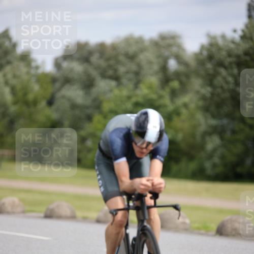 16.06.2024 - 26. Vierlanden-Triathlon Jannik Wohlers http://msf.ph/oto/6334779 16.06.2024 11:17:05 Radfahren 99, 132, 365 meine-sportfotos.de