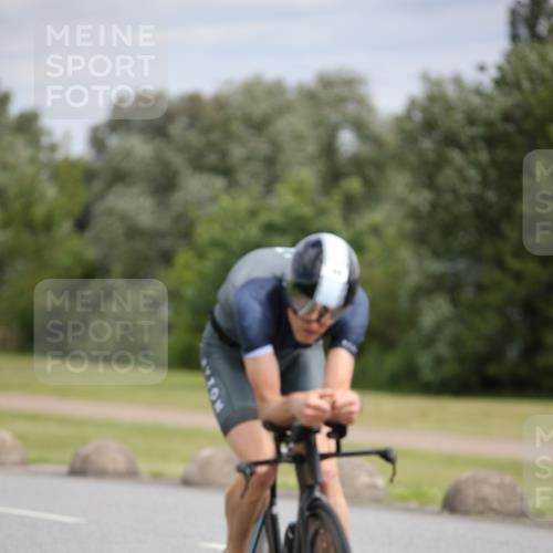 16.06.2024 - 26. Vierlanden-Triathlon Jannik Wohlers http://msf.ph/oto/6334781 16.06.2024 11:17:05 Radfahren 99, 132, 365 meine-sportfotos.de