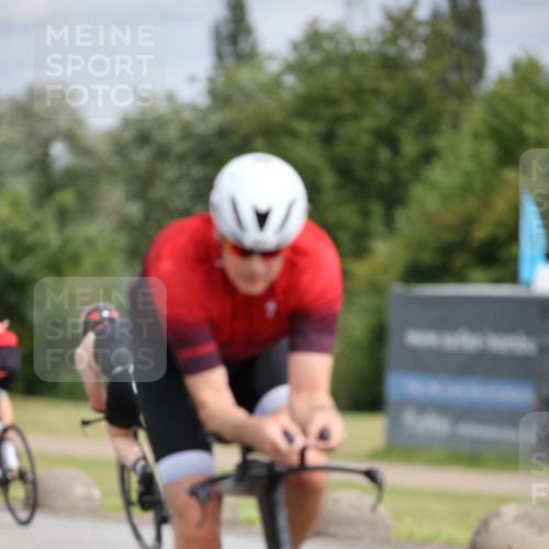 16.06.2024 - 26. Vierlanden-Triathlon Jannik Wohlers http://msf.ph/oto/6334822 16.06.2024 11:17:14 Radfahren 21, 23, 63, 150, 203, 410, 440 meine-sportfotos.de