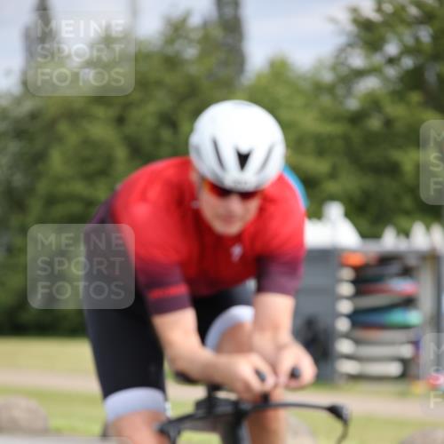 16.06.2024 - 26. Vierlanden-Triathlon Jannik Wohlers http://msf.ph/oto/6334831 16.06.2024 11:17:14 Radfahren 21, 23, 63, 150, 203, 410, 440 meine-sportfotos.de