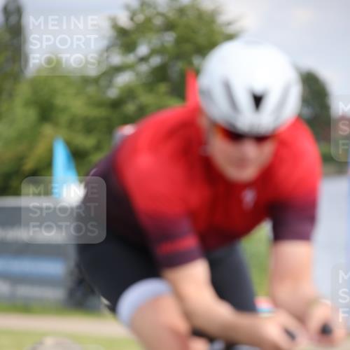 16.06.2024 - 26. Vierlanden-Triathlon Jannik Wohlers http://msf.ph/oto/6334845 16.06.2024 11:17:14 Radfahren 21, 23, 63, 150, 203, 410, 440 meine-sportfotos.de