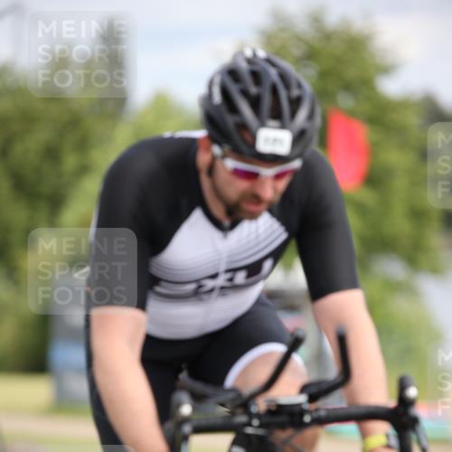 16.06.2024 - 26. Vierlanden-Triathlon Jannik Wohlers http://msf.ph/oto/6334863 16.06.2024 11:17:19 Radfahren 21, 23, 63, 171, 203, 410, 426, 440, 453 meine-sportfotos.de