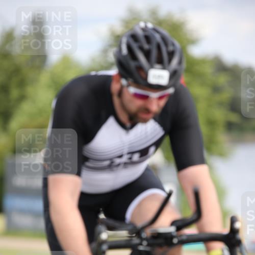 16.06.2024 - 26. Vierlanden-Triathlon Jannik Wohlers http://msf.ph/oto/6334867 16.06.2024 11:17:19 Radfahren 21, 23, 63, 171, 203, 410, 426, 440, 453 meine-sportfotos.de
