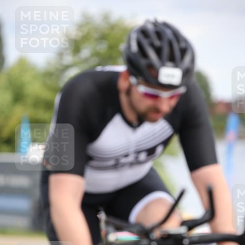 16.06.2024 - 26. Vierlanden-Triathlon Jannik Wohlers http://msf.ph/oto/6334874 16.06.2024 11:17:19 Radfahren 21, 23, 63, 171, 203, 410, 426, 440, 453 meine-sportfotos.de