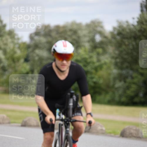16.06.2024 - 26. Vierlanden-Triathlon Jannik Wohlers http://msf.ph/oto/6334888 16.06.2024 11:17:30 Radfahren 41, 45, 71, 217, 388 meine-sportfotos.de