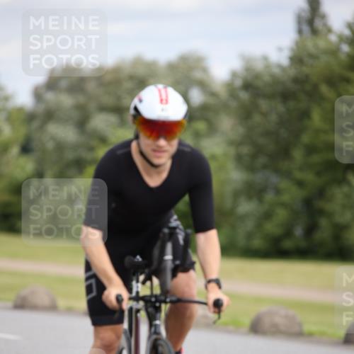16.06.2024 - 26. Vierlanden-Triathlon Jannik Wohlers http://msf.ph/oto/6334894 16.06.2024 11:17:30 Radfahren 41, 45, 71, 217, 388 meine-sportfotos.de